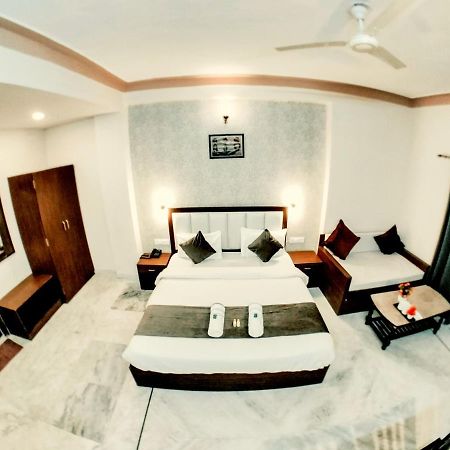 Tripli Udaipur Hotel Ngoại thất bức ảnh