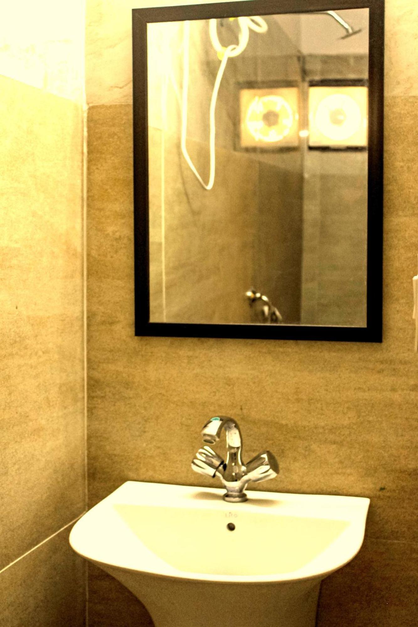 Tripli Udaipur Hotel Ngoại thất bức ảnh