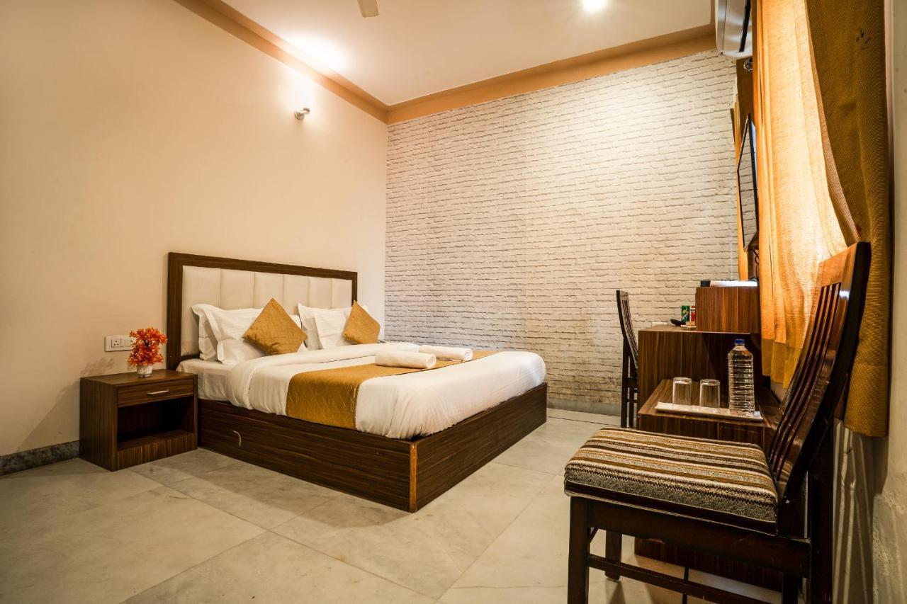 Tripli Udaipur Hotel Ngoại thất bức ảnh