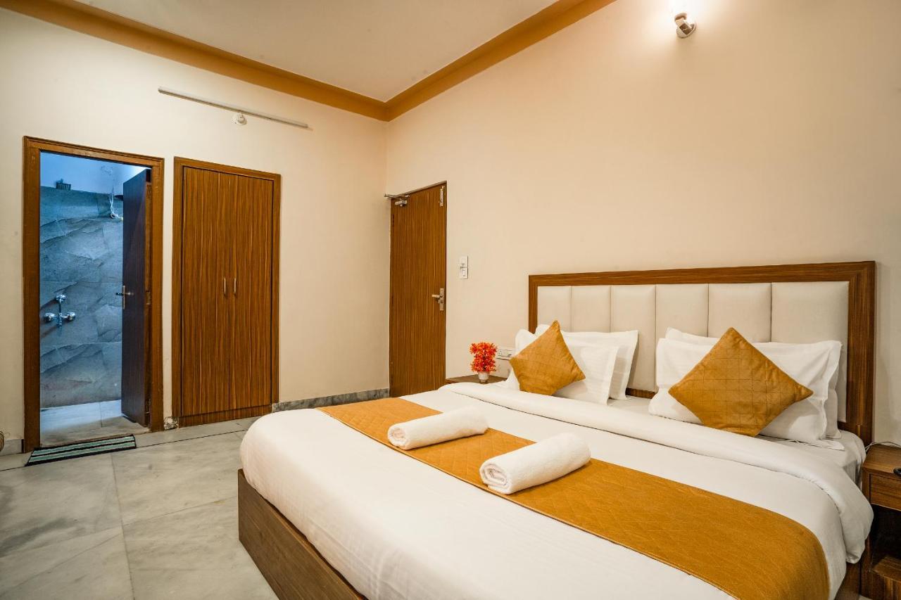 Tripli Udaipur Hotel Ngoại thất bức ảnh