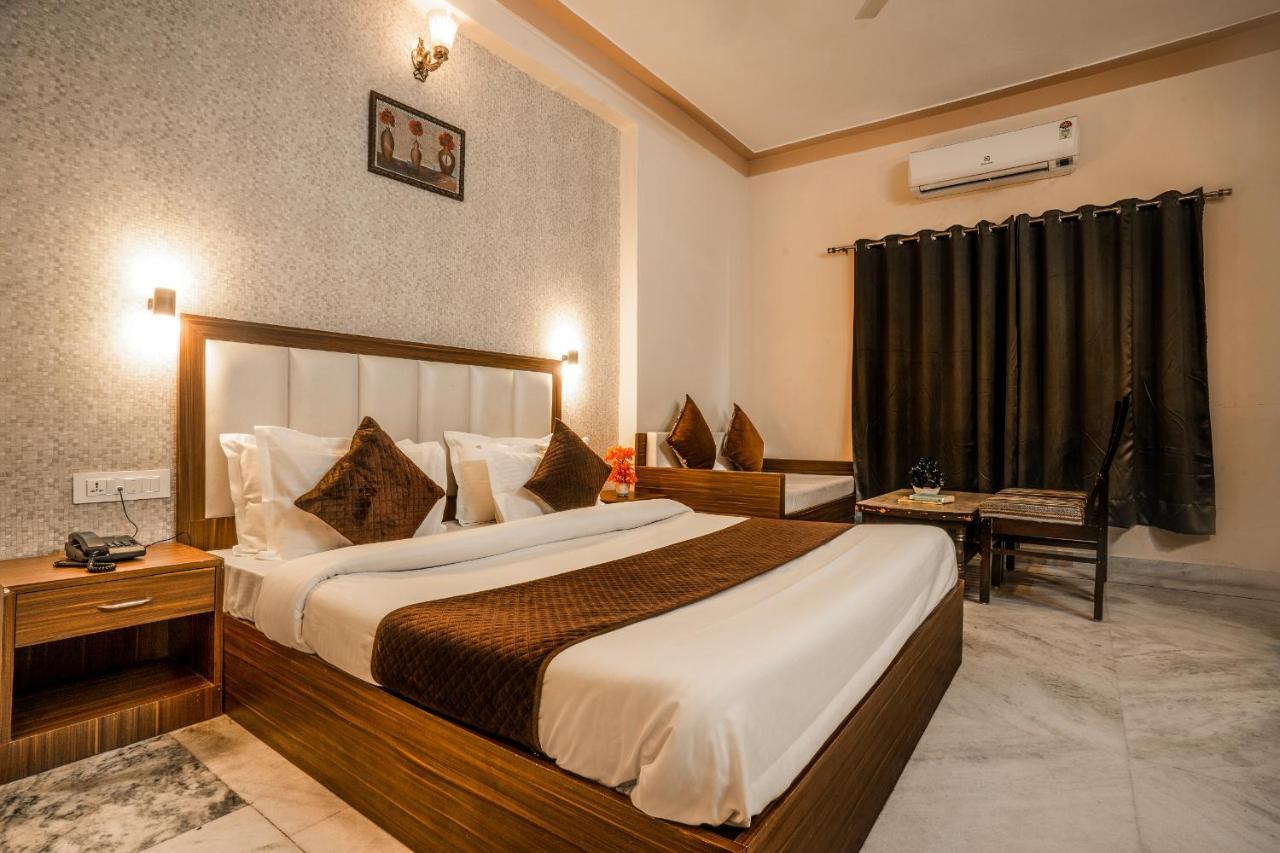Tripli Udaipur Hotel Ngoại thất bức ảnh