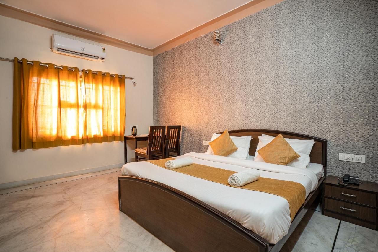Tripli Udaipur Hotel Ngoại thất bức ảnh