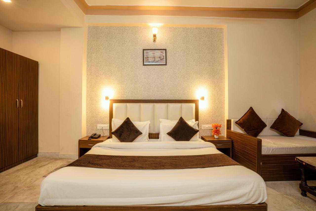 Tripli Udaipur Hotel Ngoại thất bức ảnh